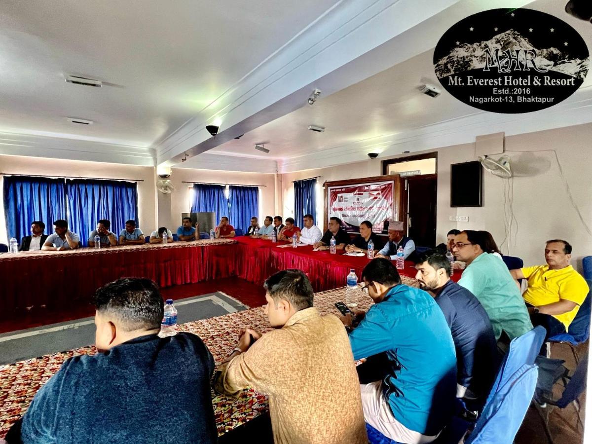 Mount Everest Hotel & Resort Nagarkot Esterno foto